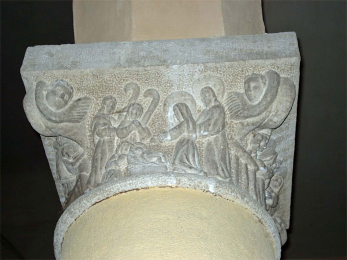 chapiteau église Saint Antoine d'Ouroux (Rhône)