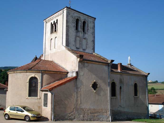 clocher de l'église romane Saint Pierre de Saint-Pierre-le-Vieux