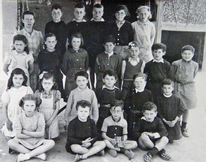 école de Saint-Pierre-le-Vieux (Saône-et-Loire) une classe en 1950