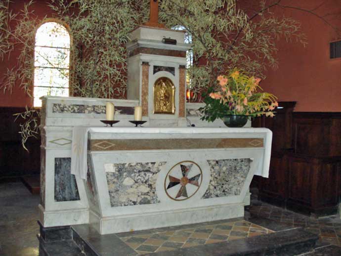 autel de l'église Saint Jean Baptiste de Tramayes
