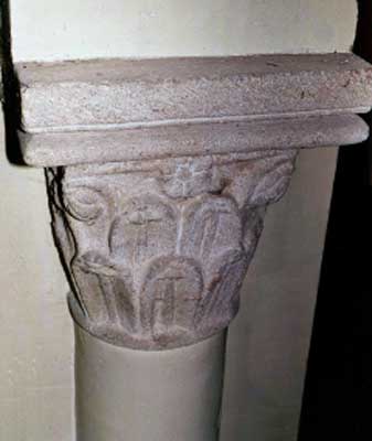 chapiteau roman de l'église Saint Jean Baptiste de Tramayes